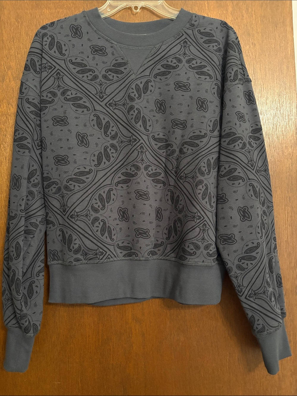 Women’s Gray Crewneck Sweatshirt with Bandana Print